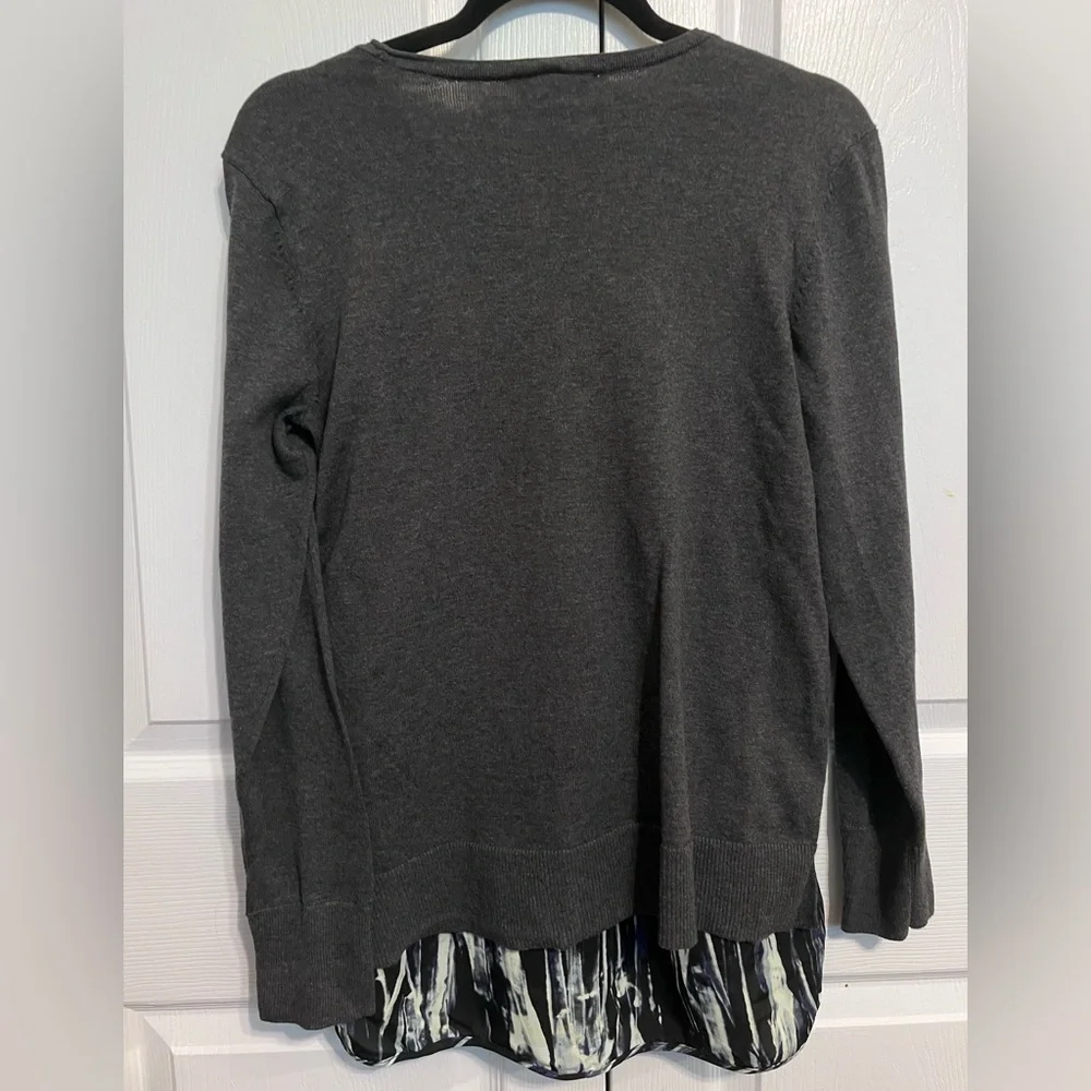 Simply Vera Vera Wang. 2Fer Gray Women's Top. Size MP - Picture 7 of 7